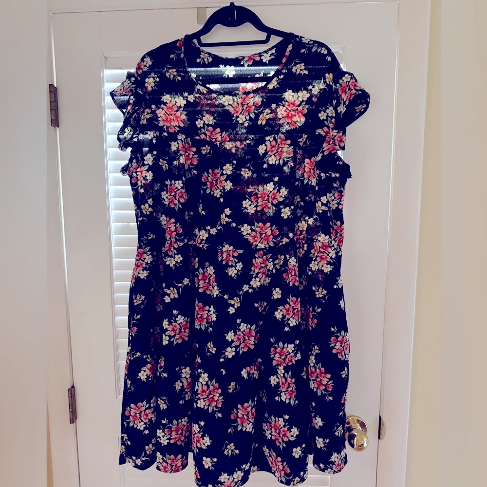 Perfect Peach black floral dress sz XL brand new.